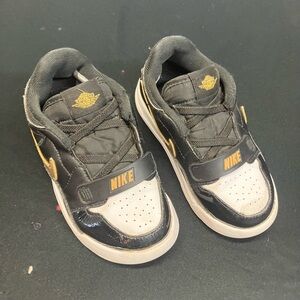 Nike Kids Black and Gold Sneakers air Jordan